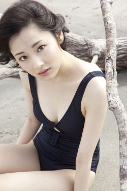 浴室里强摁做开腿呻吟的漫画图片